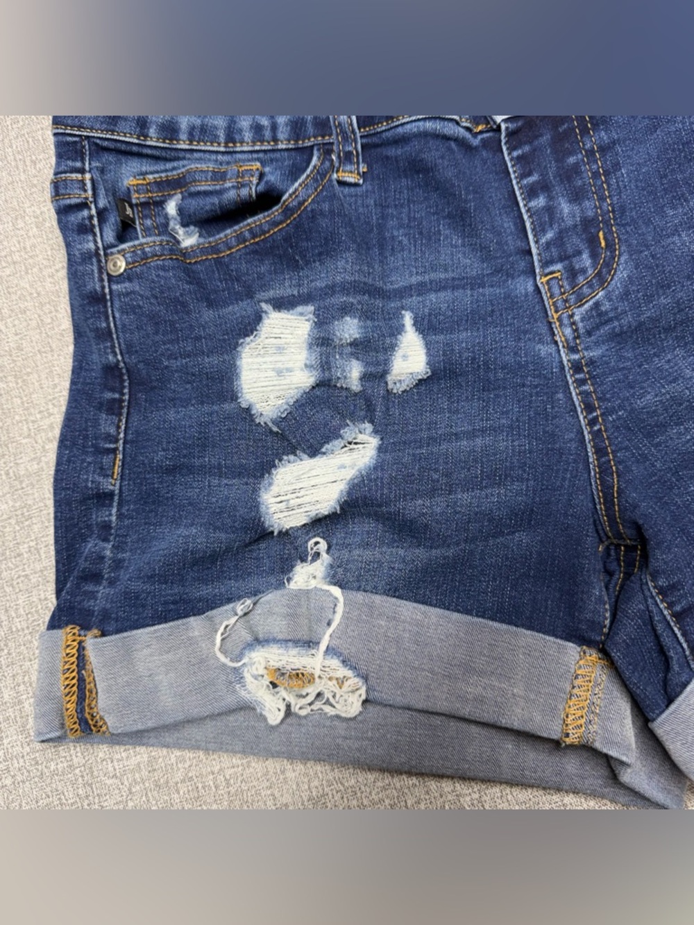 Judy Blue Mid Rise Distressed Cuffed Denim Shorts Size Large - Picture 3 of 10